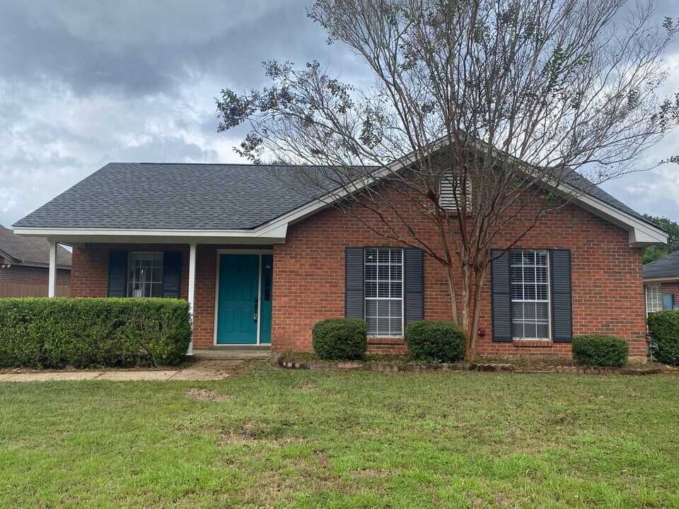 7301 Brampton Ln in Montgomery, AL - Building Photo