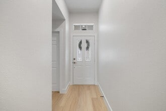 1006 Cottonbowl Dr in Taylor, TX - Building Photo - Building Photo