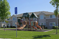 Gateway Village in Farmersville, CA - Foto de edificio - Building Photo