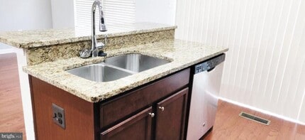 2706 Coppersmith Pl in Bryans Road, MD - Building Photo - Building Photo