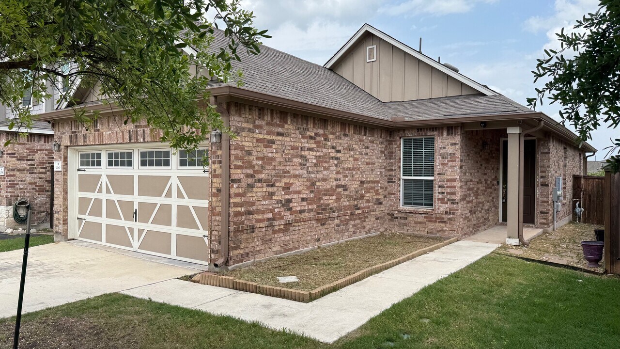 260 Sage Derby Dr in Hutto, TX - Building Photo