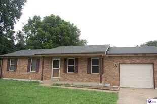 621 E Lincoln Trail Blvd in Radcliff, KY - Building Photo