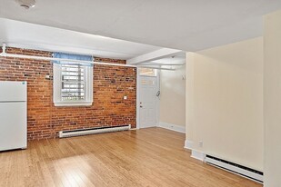 6 Radcliffe Rd, Unit B in Boston, MA - Building Photo