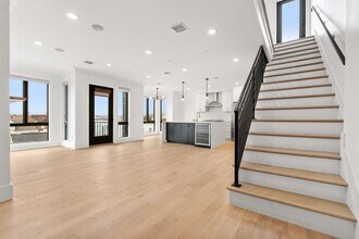 148 W 9th St, Unit PH7 in Boston, MA - Building Photo - Building Photo