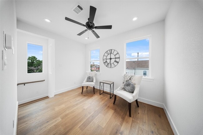 property at 1122 Hogan St