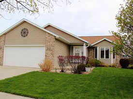 4333 10 St NW in Rochester, MN - Building Photo