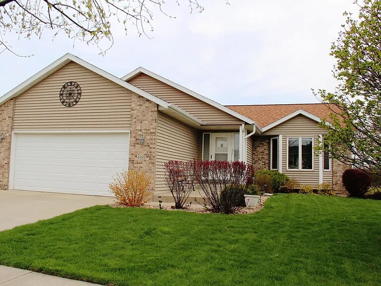 4333 10 St NW in Rochester, MN - Building Photo