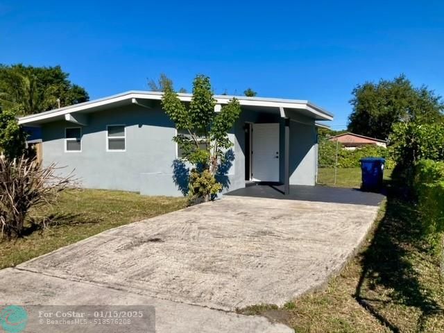 3041 NW 66th St in Miami, FL - Building Photo