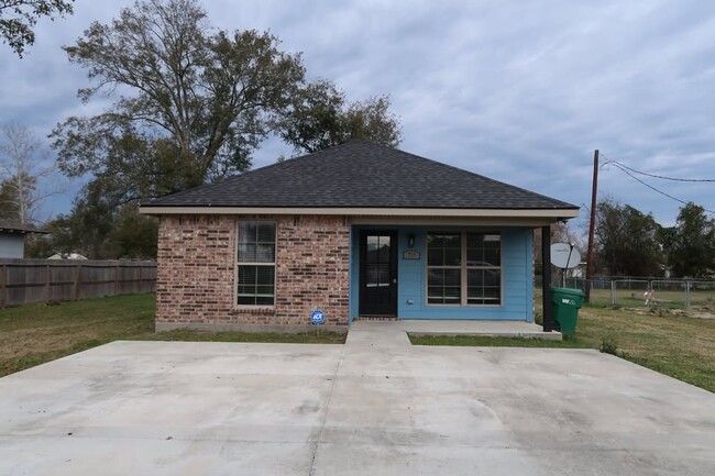 715 Topsy Rd in Lake Charles, LA - Building Photo - Building Photo