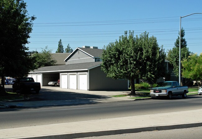 4323 N Emerson Ave in Fresno, CA - Building Photo - Building Photo