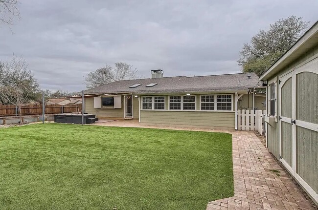 11519 Fast Horse Dr in Austin, TX - Foto de edificio - Building Photo