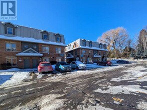 762 King St E in Oshawa, ON - Building Photo - Building Photo