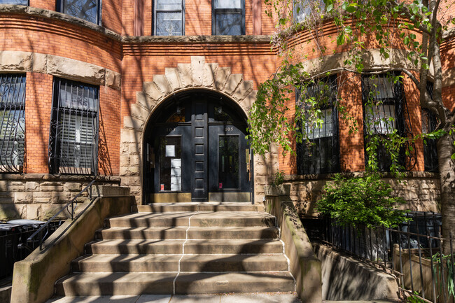 105 Berkeley Pl in Brooklyn, NY - Foto de edificio - Building Photo