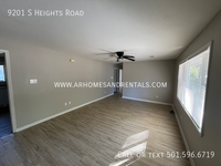 9201 S Heights Rd in Little Rock, AR - Foto de edificio - Building Photo