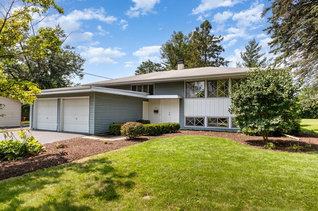 property at 29 Robin Hill Dr