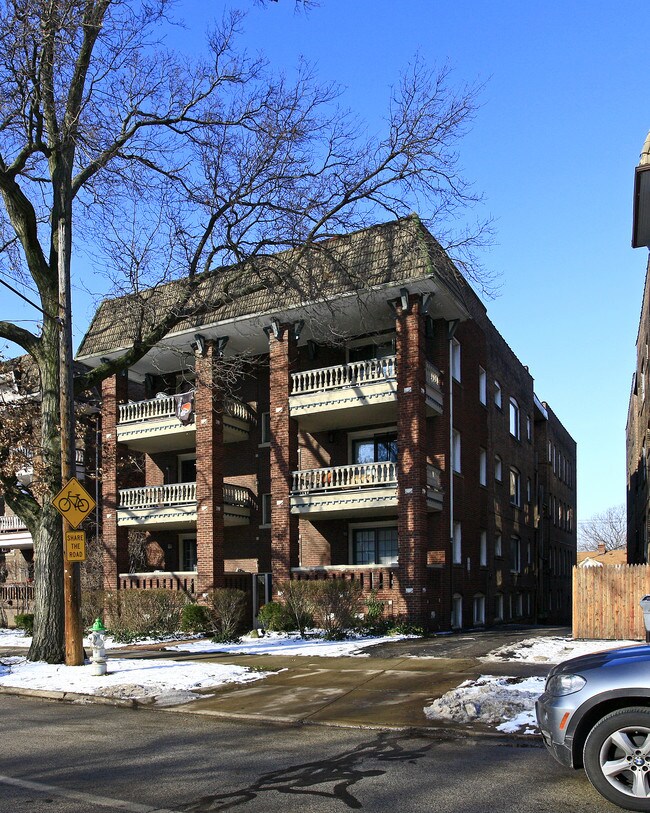 2761 Euclid Heights Blvd in Cleveland Heights, OH - Foto de edificio - Building Photo