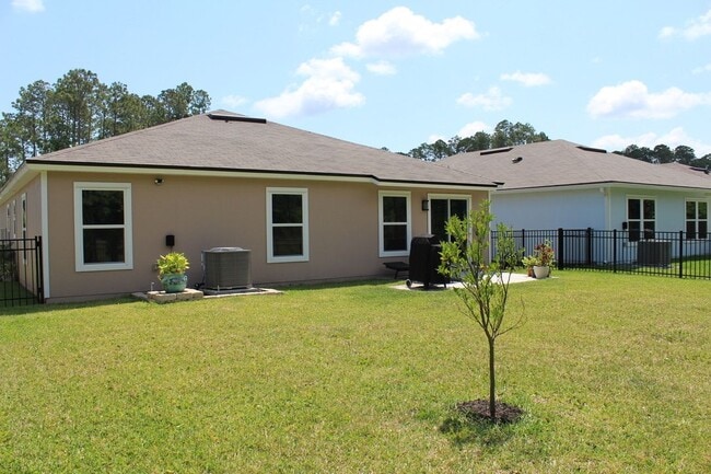 680 Grand Reserve Dr in Bunnell, FL - Foto de edificio - Building Photo