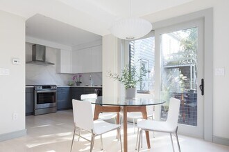 50 JFK St, Unit 2 in Cambridge, MA - Foto de edificio - Building Photo