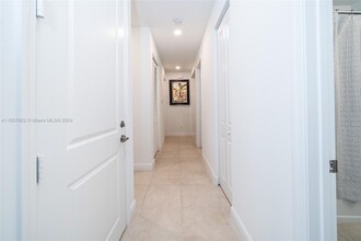 4230 Rosa Dr in Lighthouse Point, FL - Foto de edificio - Building Photo