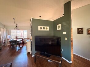 7308 Fairwood Ave in New Port Richey, FL - Foto de edificio - Building Photo