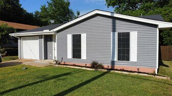 411 S Benge St in McKinney, TX - Building Photo