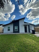 905 B-C Ave in McAllen, TX - Building Photo - Building Photo