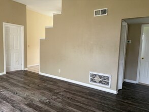 5406 Sir Barton Rd in Louisville, KY - Building Photo - Building Photo