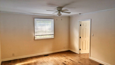 1712 Azalea Dr in Valdosta, GA - Building Photo - Building Photo