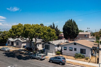 6612 Menlo Ave in Los Angeles, CA - Building Photo - Building Photo