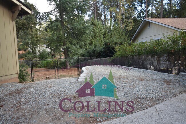 10959 Henson Way in Grass Valley, CA - Building Photo - Building Photo
