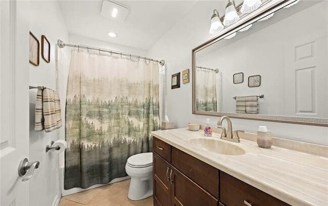 404 E Riverboat Way in Orange, CA - Foto de edificio - Building Photo