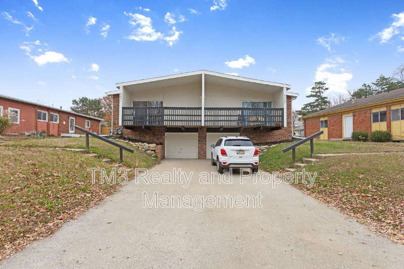 8423 Kessler St in Overland Park, KS - Building Photo