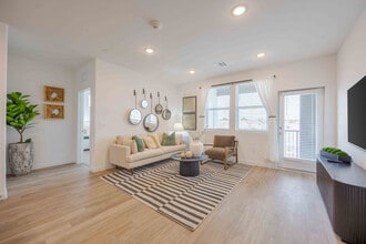 Ascend Symmetry at Cadence in Henderson, NV - Foto de edificio - Building Photo