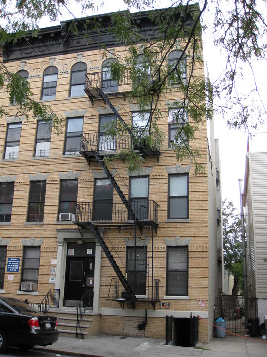 84-90 South 1st Street in Brooklyn, NY - Foto de edificio