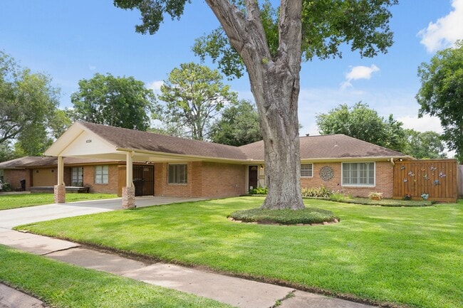 4526 Benning Dr in Houston, TX - Building Photo - Building Photo