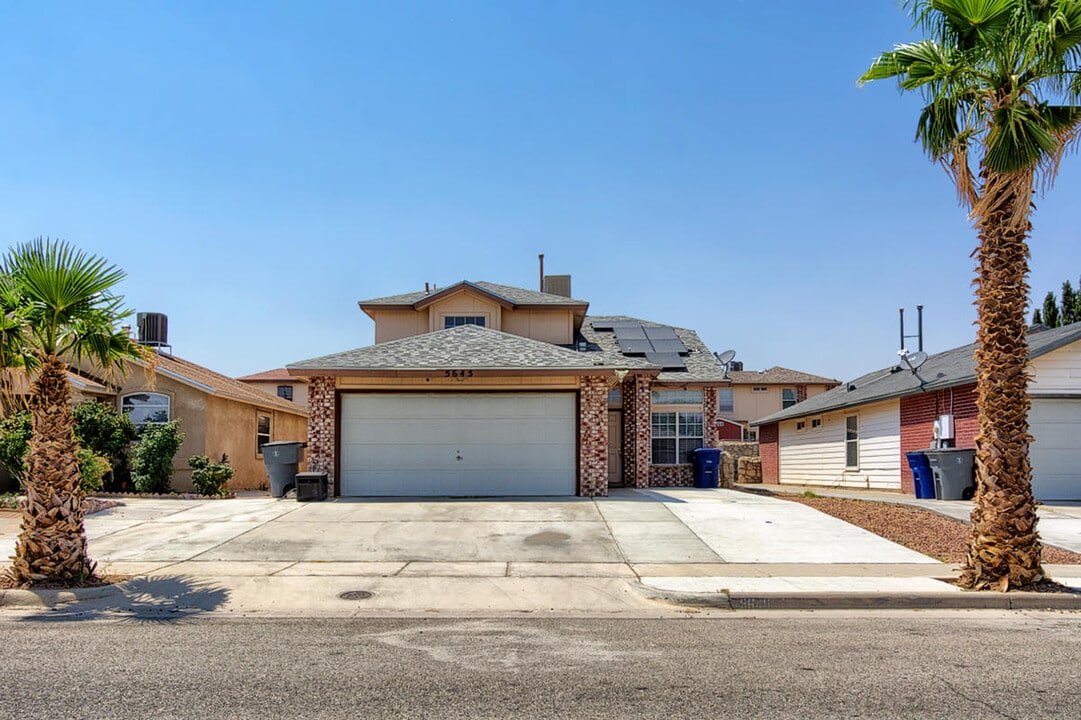 5645 Michael P Anderson Ln in El Paso, TX - Building Photo