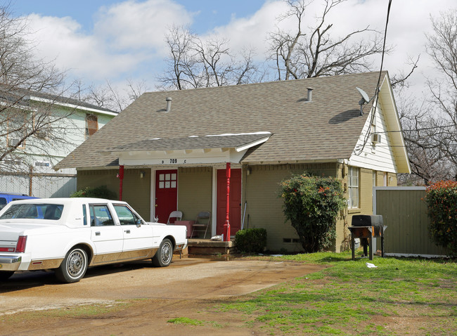 709 N Pecan in Arlington, TX - Building Photo - Building Photo