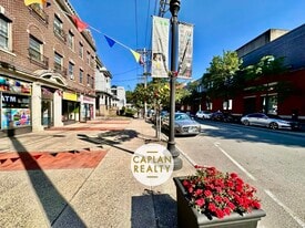 1407 Chapel St, Unit 34 in New Haven, CT - Building Photo