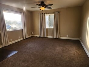 313 E Main St in Everson, WA - Building Photo - Building Photo