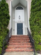 4702 Pennoak Ln in Greensboro, NC - Building Photo - Building Photo