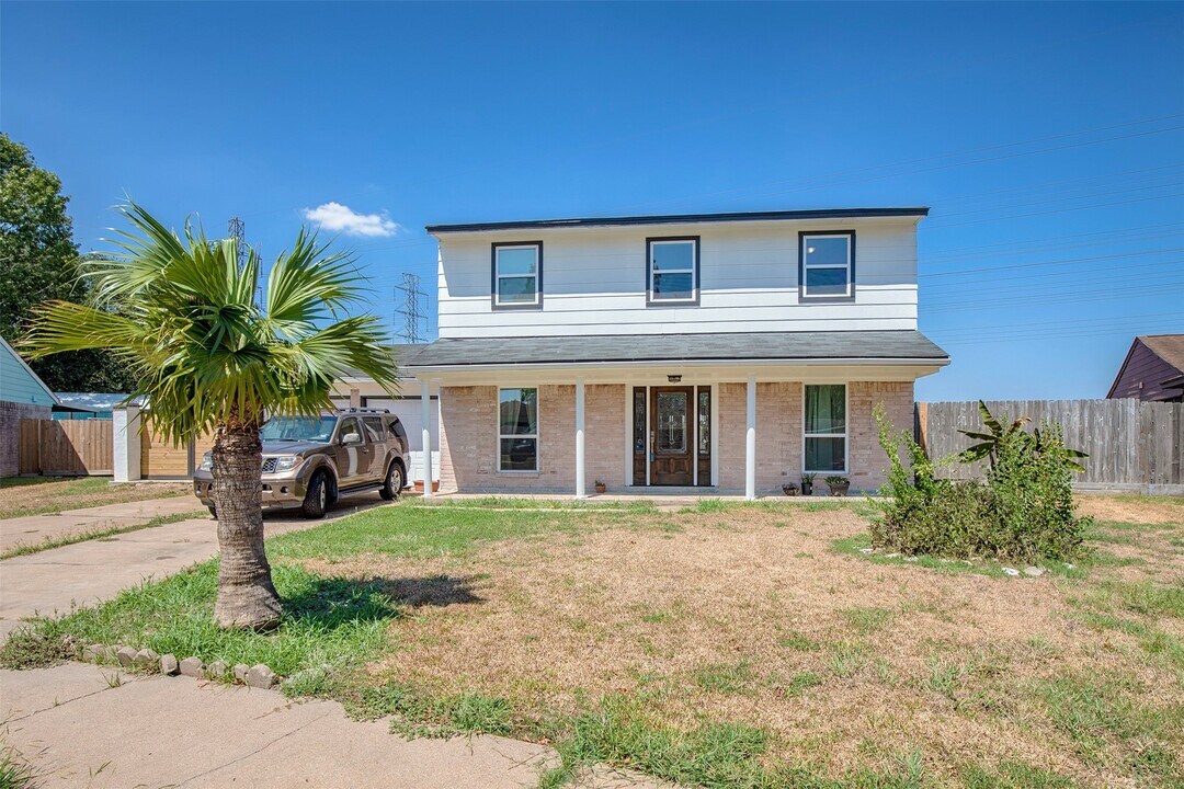 8903 Kirkmont Dr in Houston, TX - Building Photo