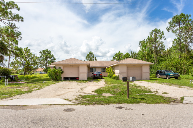 5068 Jones Dr in Lehigh Acres, FL - Building Photo - Building Photo