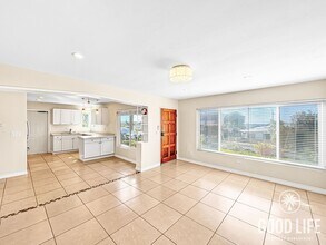 311 Los Angeles Pl in San Diego, CA - Building Photo - Building Photo