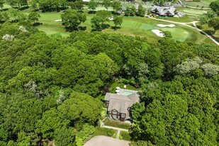 2795 Deerfield Rd in Sag Harbor, NY - Building Photo