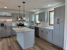 205 KY-213 in Jeffersonville, KY - Building Photo