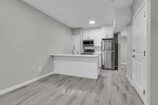 6218 Hampton Gray Ave in Edmonton, AB - Building Photo