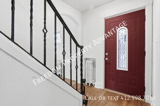 755 Shady Dr E in Pittsburgh, PA - Building Photo - Building Photo