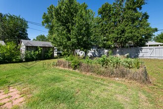 749 N Westridge Dr in Wichita, KS - Building Photo - Building Photo