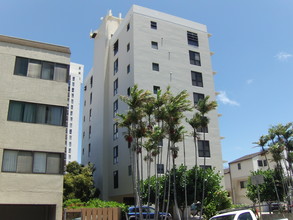 Lukepane Court in Honolulu, HI - Building Photo - Building Photo