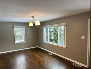 6602 Michigan Rd in Indianapolis, IN - Foto de edificio - Building Photo